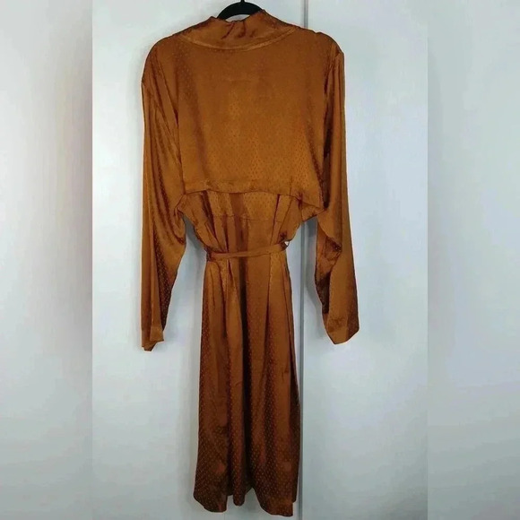 Torrid 
Copper Dotted Jacquard Self Tie Trench jacket - Picture 8 of 15